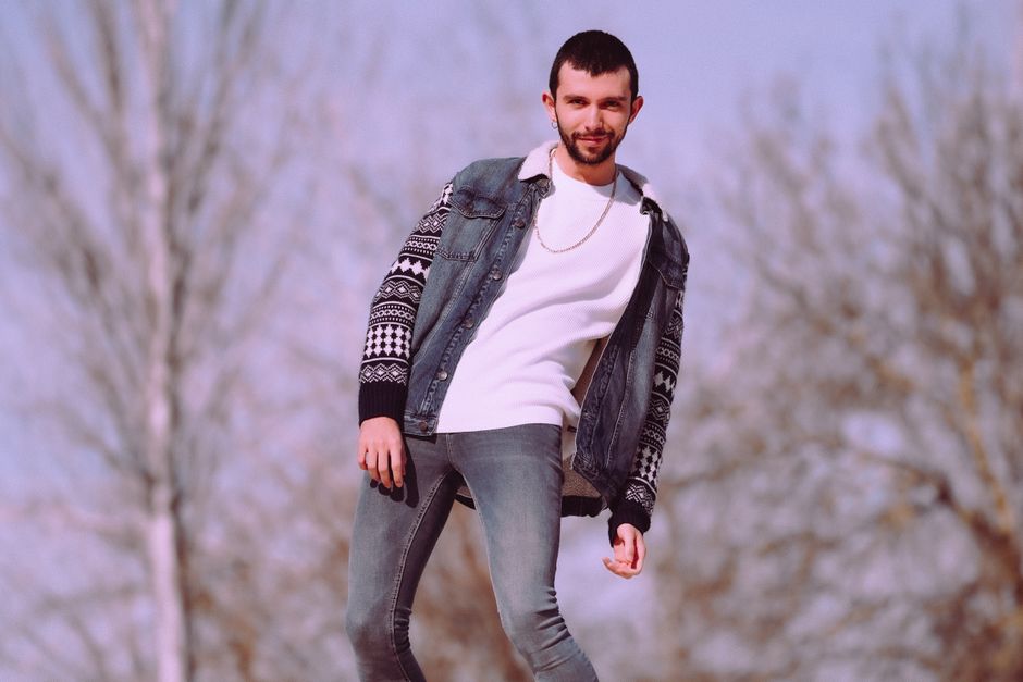 Minimalist Erkek Giyim Kombinleri: Zamansız Şıklığın Anahtarı