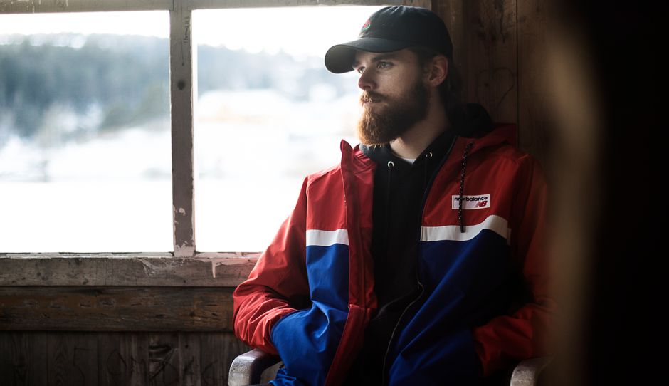 New Balance 574 Kombin Erkek: Stil Sahibi Erkeklerin Vazgeçilmez Ayakkabısıyla Fark Yaratan Kombinler