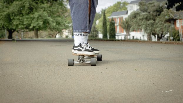 Vans Old Skool Erkek Kombin: Modaya Çağdaş Dokunuşlar