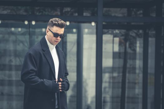 Minimalist Erkek Giyim Kombinleri: Zamansız Şıklığın Anahtarı | Selvano.com.tr