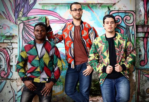 Streetwear Koleksiyonları: Sokak Modasının Kalbi Selvano'da Atıyor!