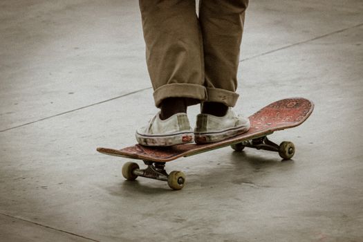 Vans Old Skool Erkek Kombin Rehberi: Tarzınızı Yeniden Tanımlayın