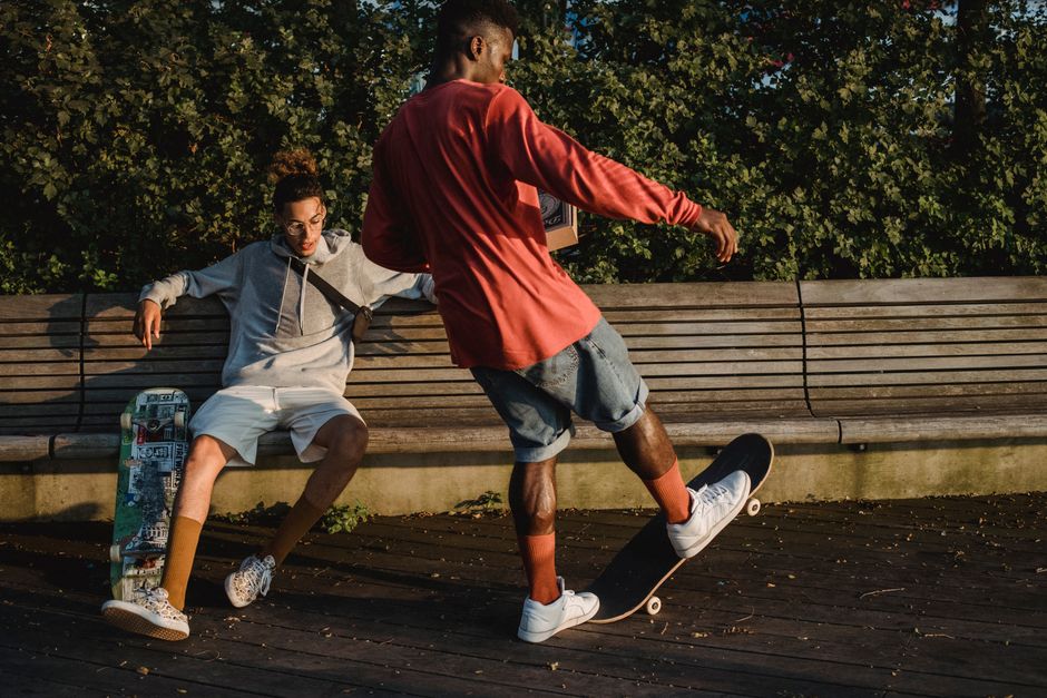 New Balance 574 Kombin Erkek: Zamansız Stilinizi Selvano ile Yaratın