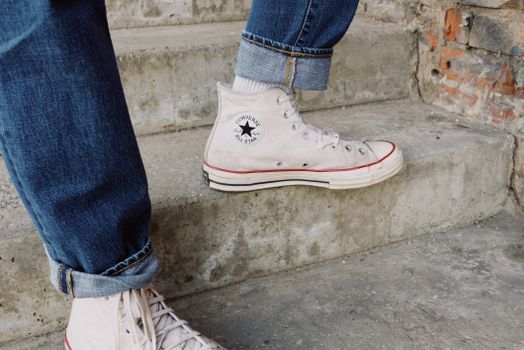 Converse Chuck Taylor All Star Kombin Erkek: Zamansız Şıklığın İpuçları | Selvano.com.tr