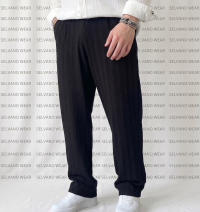 Siyah Dokulu Oversize Pantolon – Modern ve Rahat Kesim